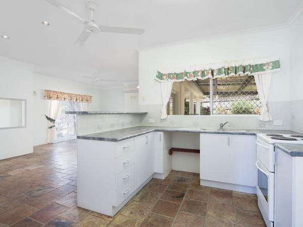 14 Boonaree Close, Mount Sheridan - Thumbnail 3