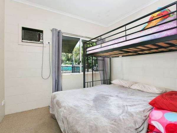 48 Oleander Street, Holloways Beach - Thumbnail 8