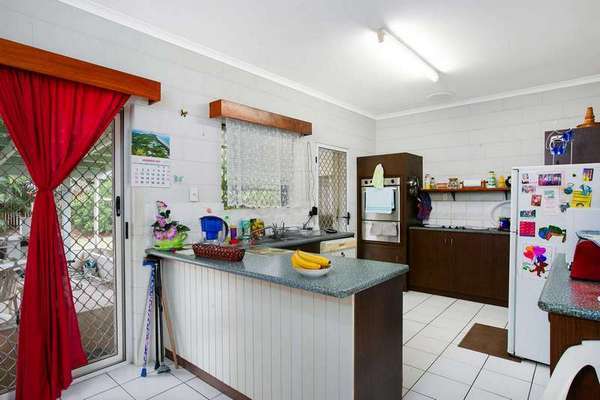 6 Kimba Close, White Rock - Thumbnail 2