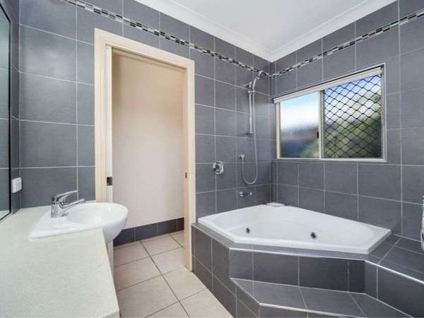 6 Madigans Drive, Mount Sheridan - Thumbnail 8