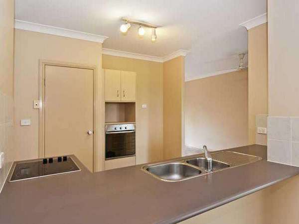 3 Sunrise Street, White Rock - Thumbnail 5