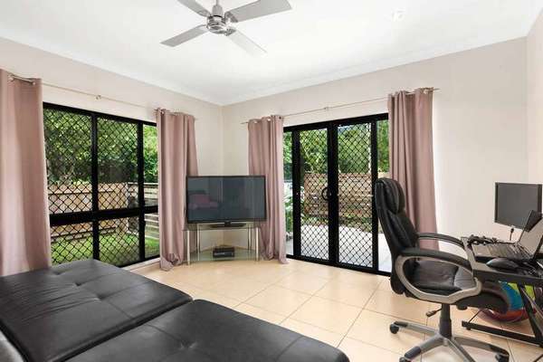 2 Lyndon Close, Bentley Park - Thumbnail 3
