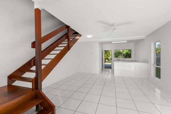 1/4 Atlantic Close, White Rock - Thumbnail 2