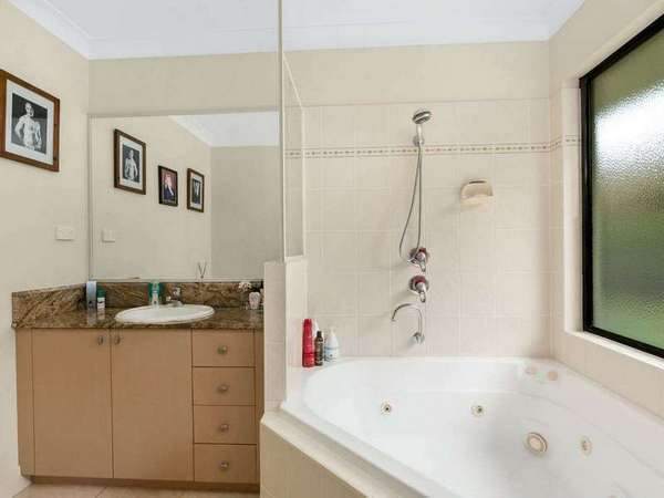 14 Alpinia Terrace, Mount Sheridan - Thumbnail 7