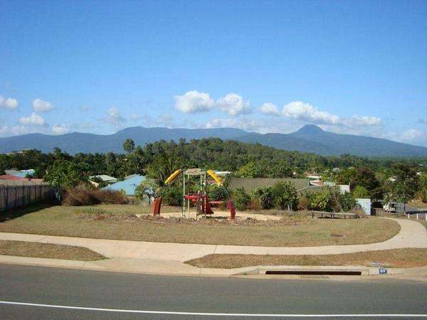 1621 Treetop Drive, Mount Sheridan - Thumbnail 7