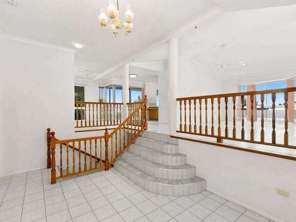 10 Pheasant Street, Bayview Heights - Thumbnail 6