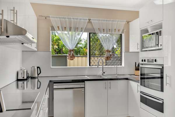 42 Golden Grove Drive, Bentley Park - Thumbnail 3
