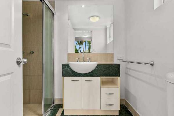2/164-172 Spence Street, Bungalow - Thumbnail 8