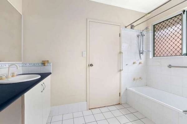 8 Bromley Close, Mount Sheridan - Thumbnail 6