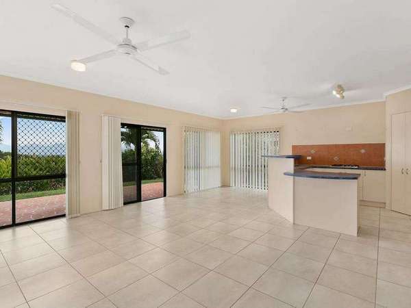 19 Oakblue Drive, Mount Sheridan - Thumbnail 5