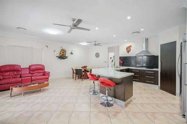 27 Foxtail Street, Mount Sheridan - Thumbnail 5