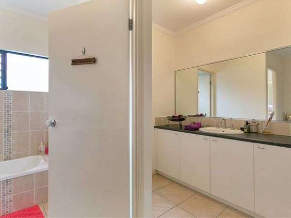 24 Bambusa Terrace, Mount Sheridan - Thumbnail 7