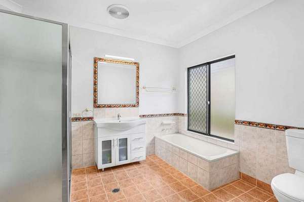 3 Treetop Drive, Mount Sheridan - Thumbnail 4