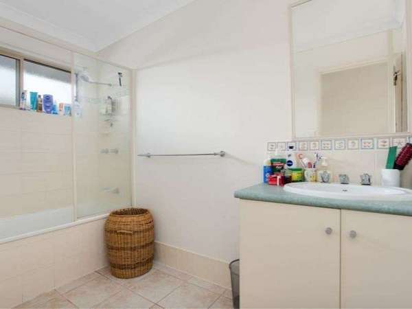37 Kendall Street, Mount Sheridan - Thumbnail 5