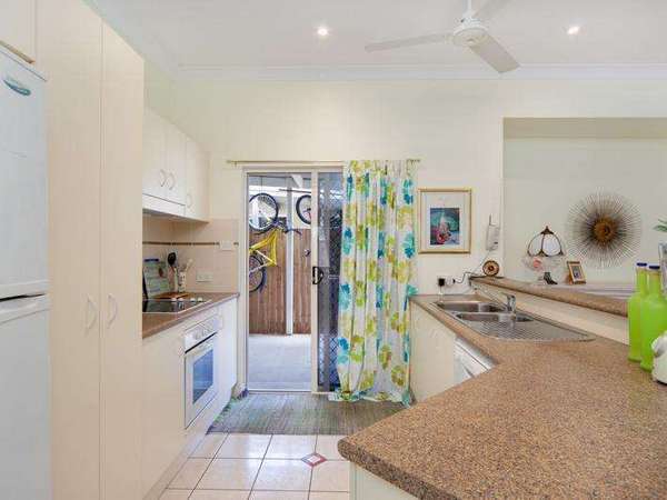 18 Pumila Close, Mount Sheridan - Thumbnail 2