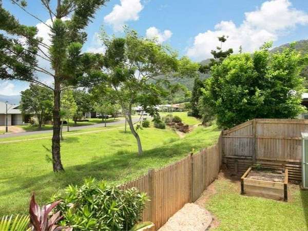 10 Bambusa Terrace, Mount Sheridan - Thumbnail 4