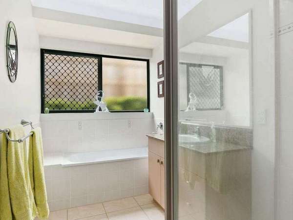 14 Alpinia Terrace, Mount Sheridan - Thumbnail 8