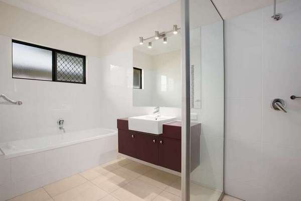 8 Lynd Street, Mount Sheridan - Thumbnail 6