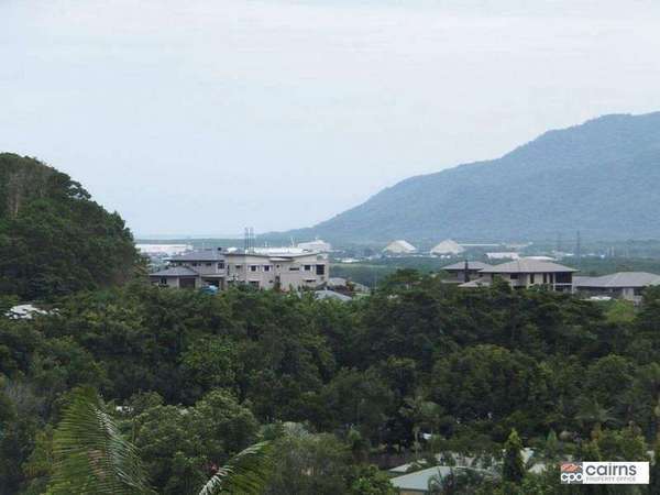 37 Treetop Drive, Mount Sheridan - Thumbnail 5
