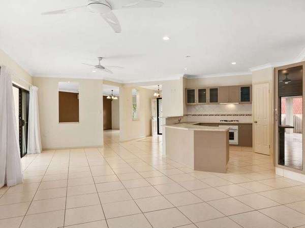 11 Melville Close, Mount Sheridan - Thumbnail 3