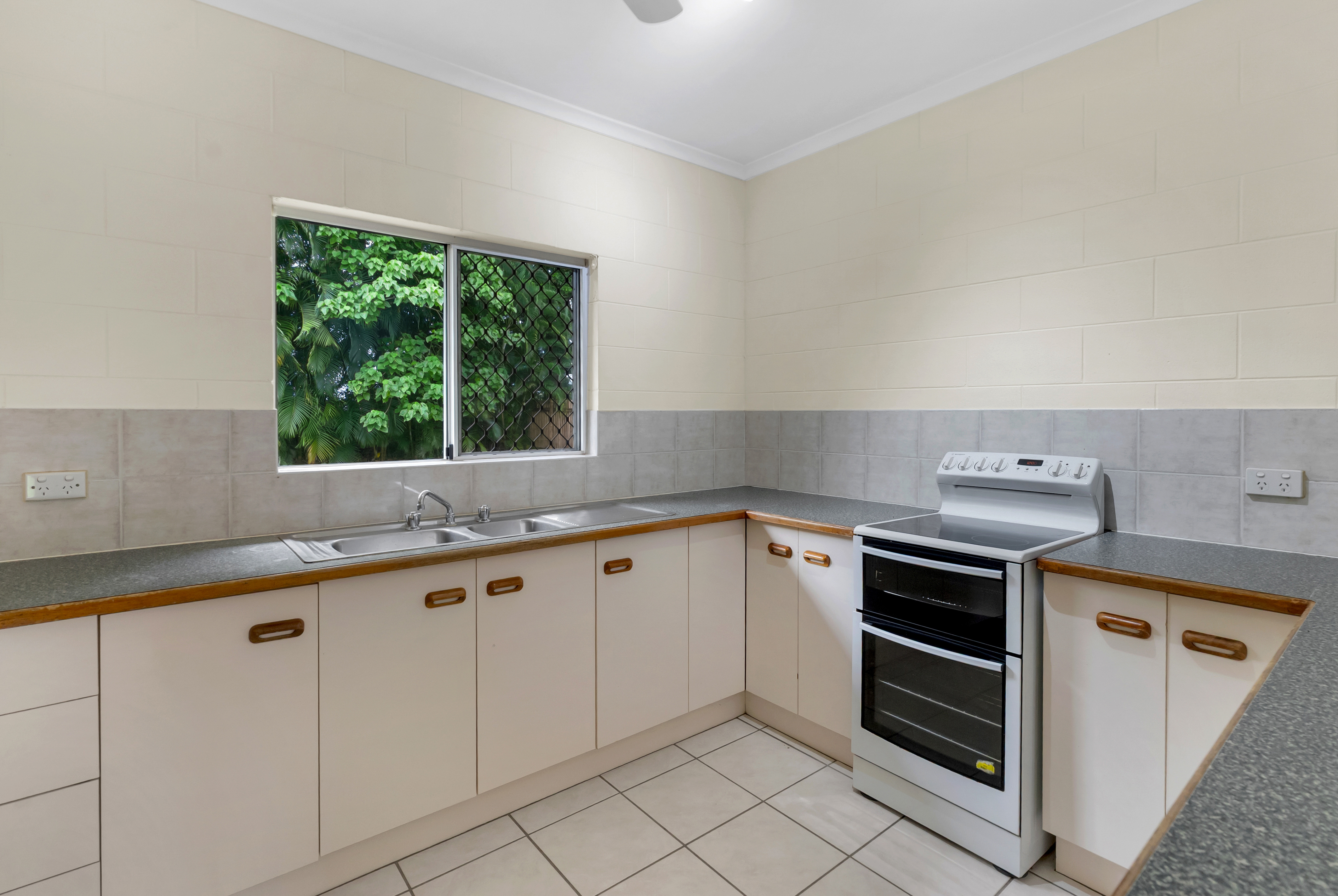 52 Trafalgar Road, Mount Sheridan - Thumbnail 8