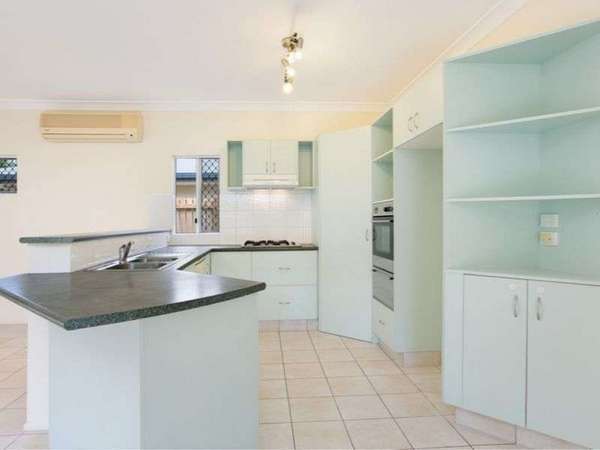 4 Alpinia Terrace, Mount Sheridan - Thumbnail 2