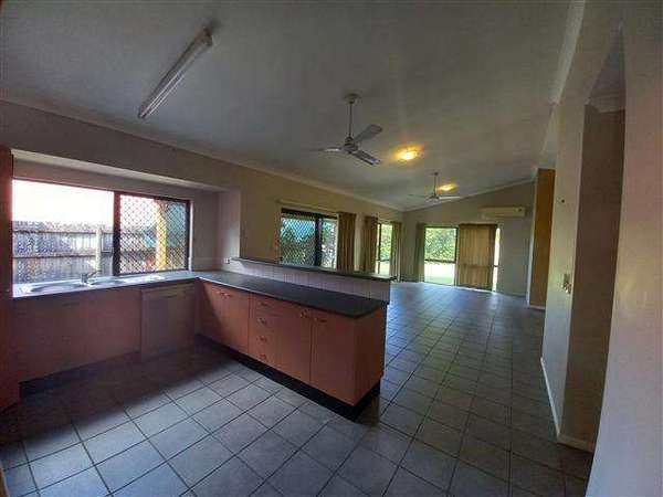 3 Staten Close, Mount Sheridan - Thumbnail 3