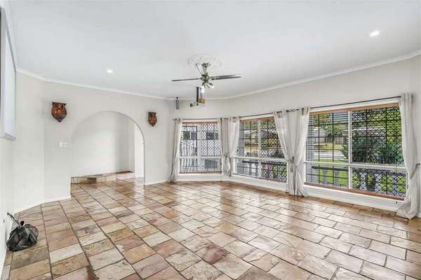 209 Robert Road, Bentley Park - Thumbnail 5