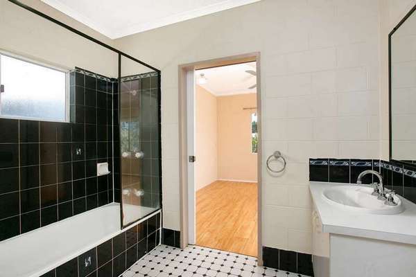 15 Fife Close, Mount Sheridan - Thumbnail 5
