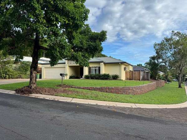 4 Oakblue Drive, Mount Sheridan - Thumbnail 2