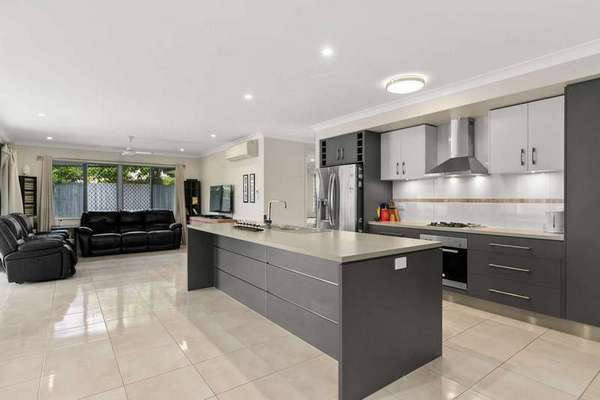 39 McEachan Street, Edmonton - Thumbnail 3