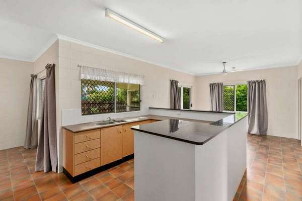 37 Percy Street, Mount Sheridan - Thumbnail 6
