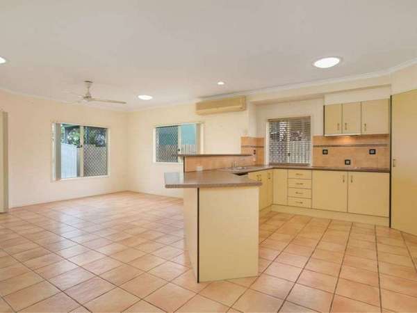 18 Noble Close, Edmonton - Thumbnail 4