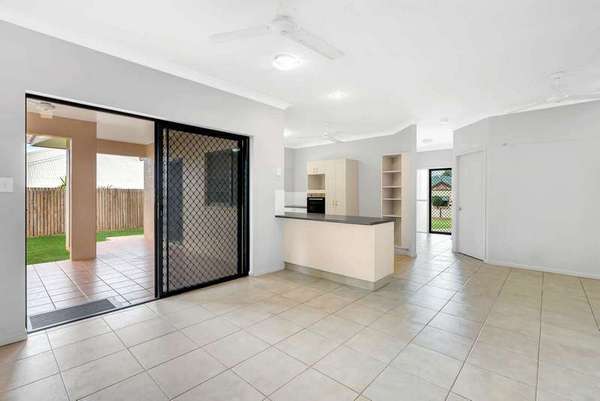 35 Alpinia Terrace, Mount Sheridan - Thumbnail 8