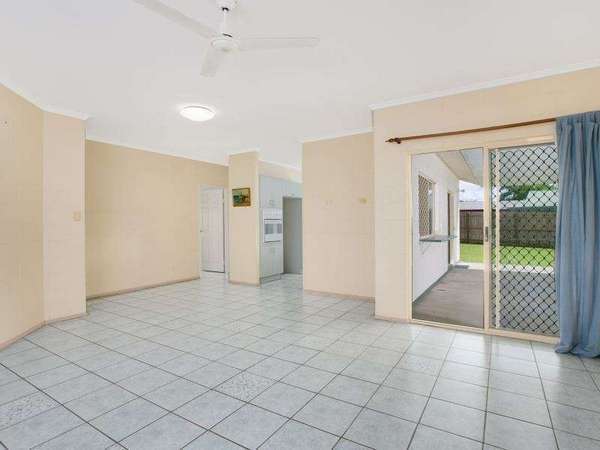 2 Scout Court, Mount Sheridan - Thumbnail 3