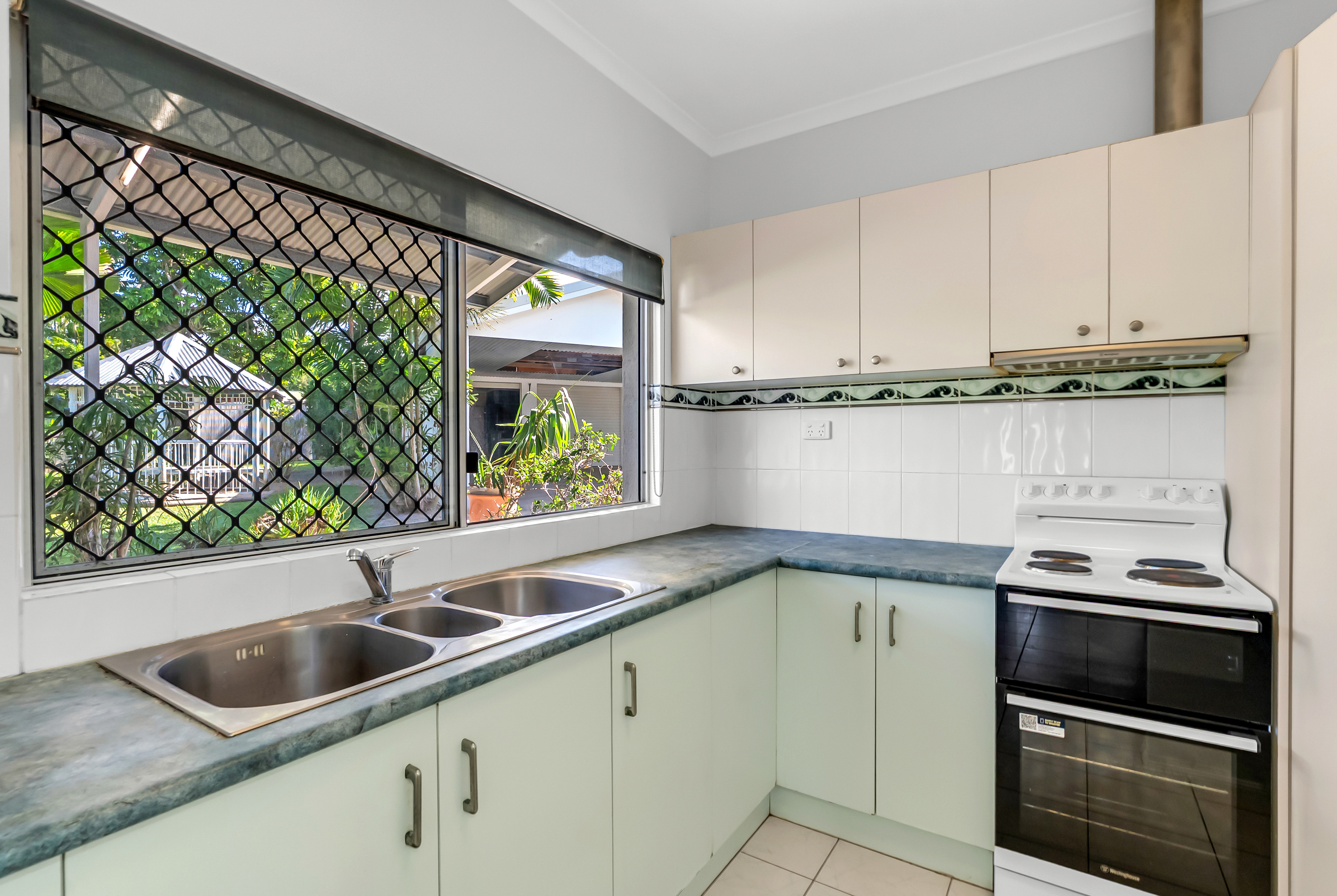 9 Kelpie Close, Mount Sheridan - Thumbnail 3