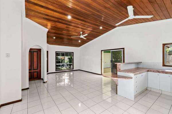 1 Dugong Close, Bentley Park - Thumbnail 7