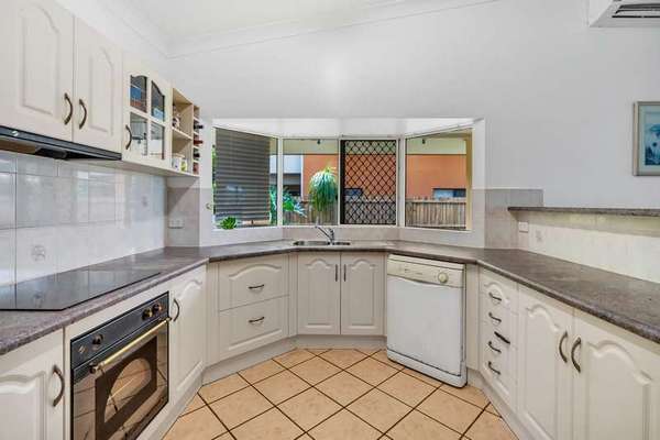 2 Holroyd Court, Mount Sheridan - Thumbnail 2