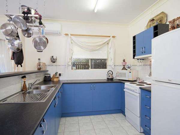 8 Staten Close, Mount Sheridan - Thumbnail 2