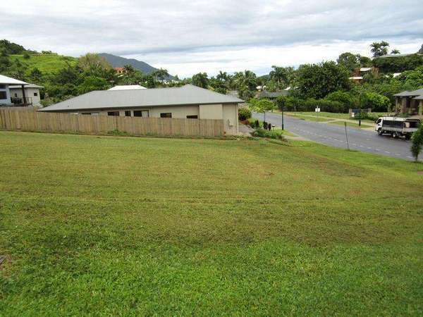 1621 Treetop Drive, Mount Sheridan - Thumbnail 2