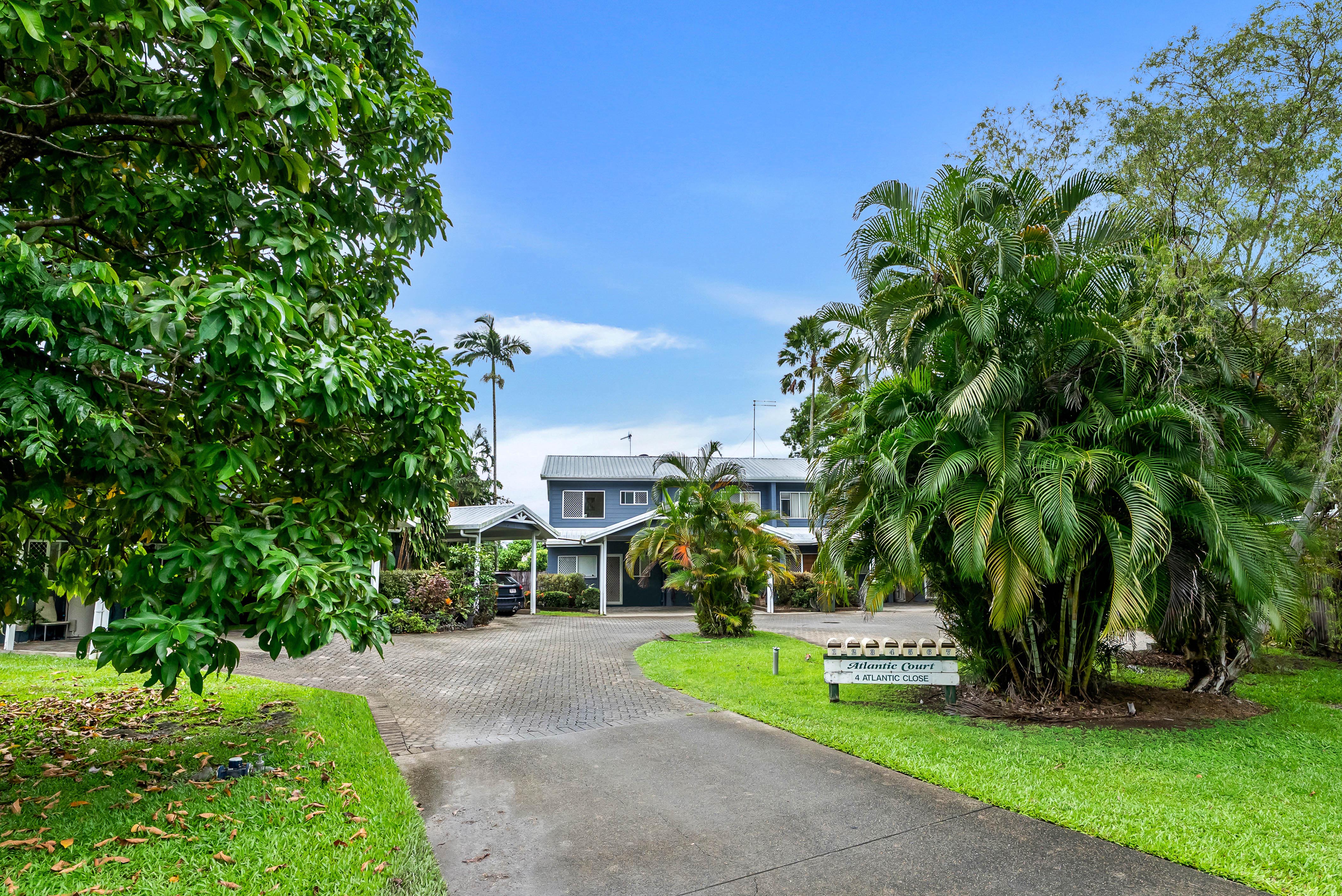 1/4 Atlantic Close, White Rock - Image 1