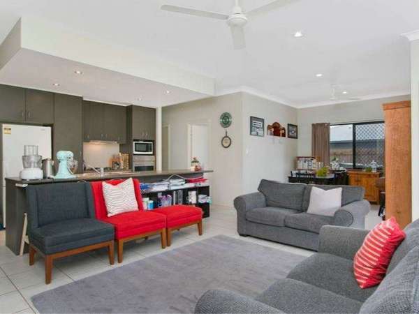 24 Timberlea Drive East, Bentley Park - Thumbnail 4
