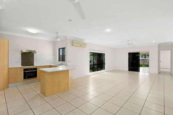10 Bambusa Terrace, Mount Sheridan - Thumbnail 3