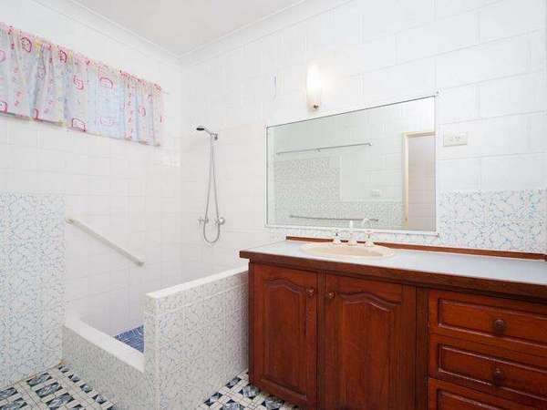2 Eureka Street (also known as 14 Rose Blank Close), Manunda - Thumbnail 8