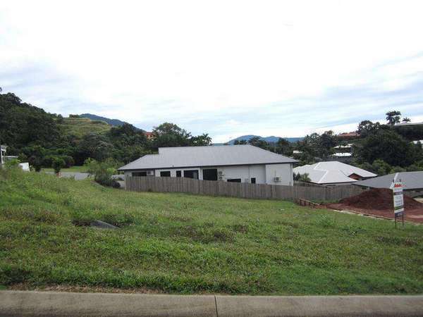 1618 Treetop Drive, Mount Sheridan - Thumbnail 2