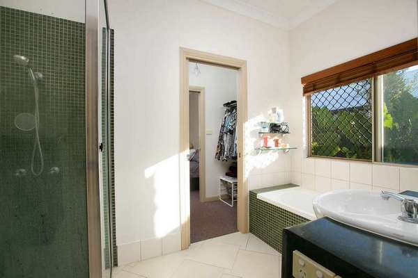7 Leafwing Close, Mount Sheridan - Thumbnail 6