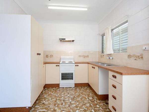 2 Eureka Street (also known as 14 Rose Blank Close), Manunda - Thumbnail 2