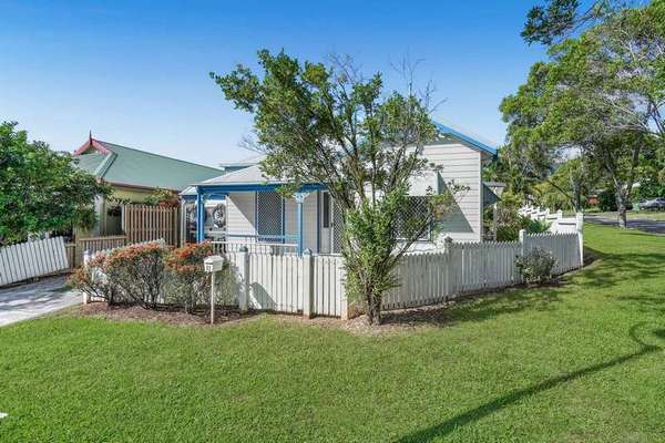 11 Myrtle Close, Mount Sheridan - Thumbnail 4