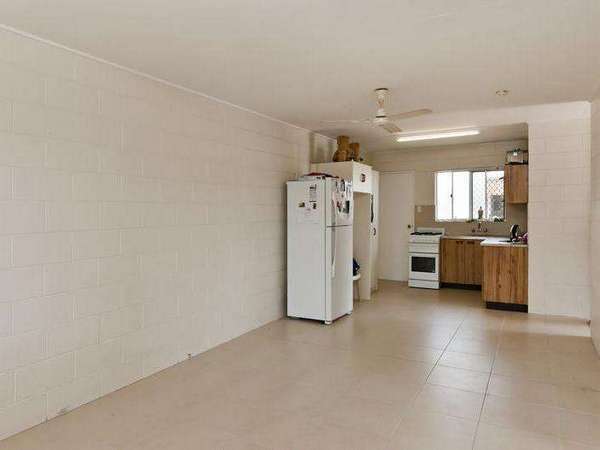 46 Dalton Street, Westcourt - Thumbnail 4