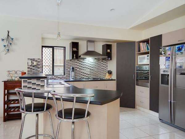 7 Redheart Close, Mount Sheridan - Thumbnail 2